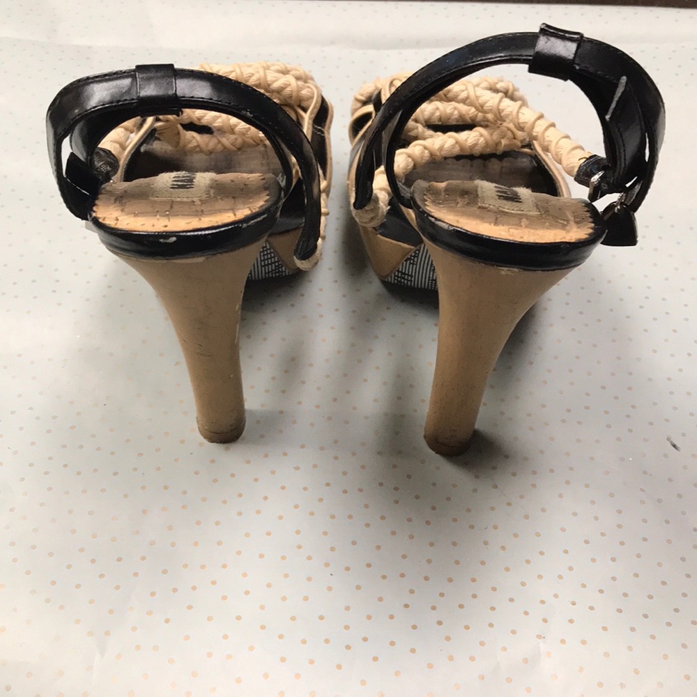 Shoes - Picture 4 of 6